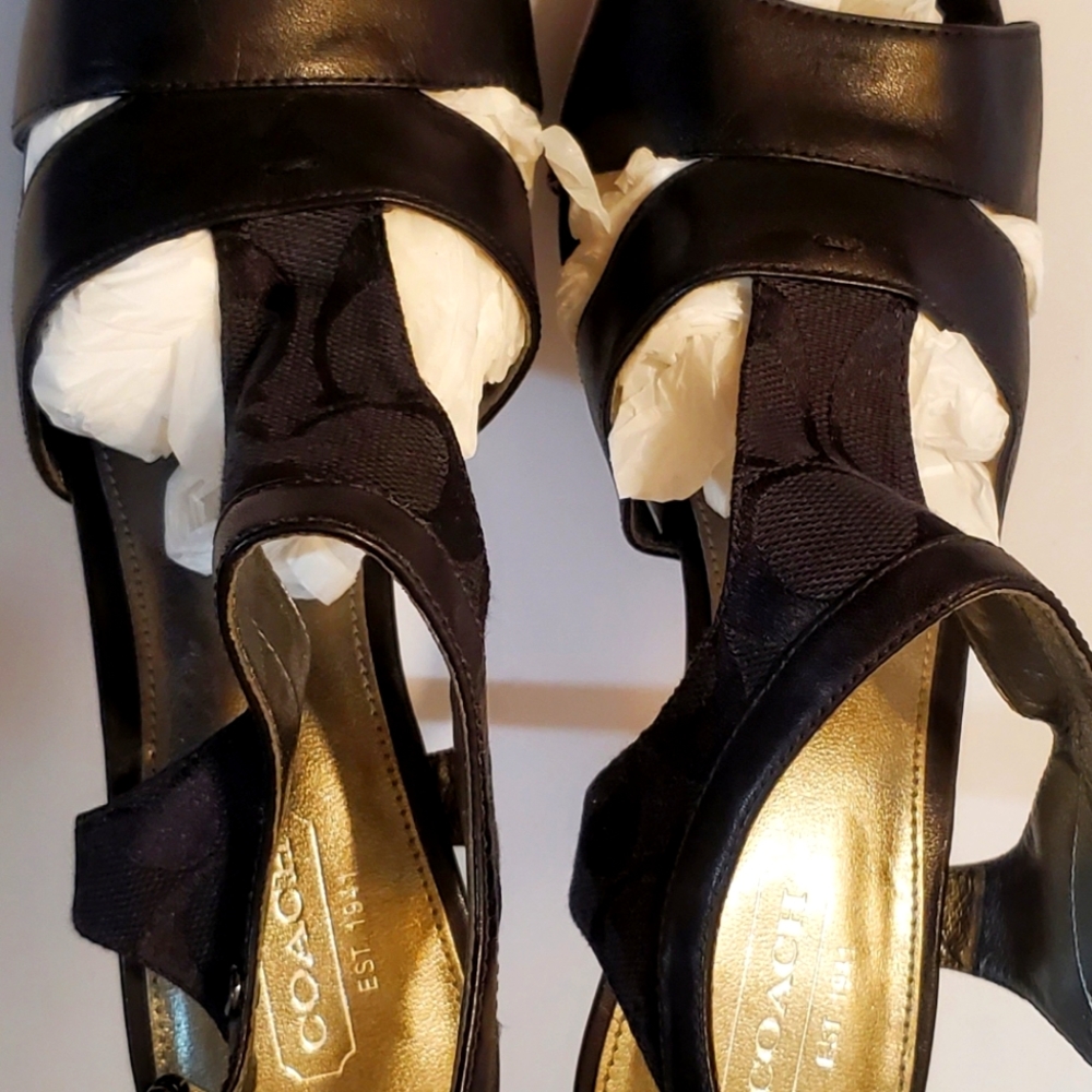 COACH CANVAS/LEATHER STILETTO SIZE 7.5